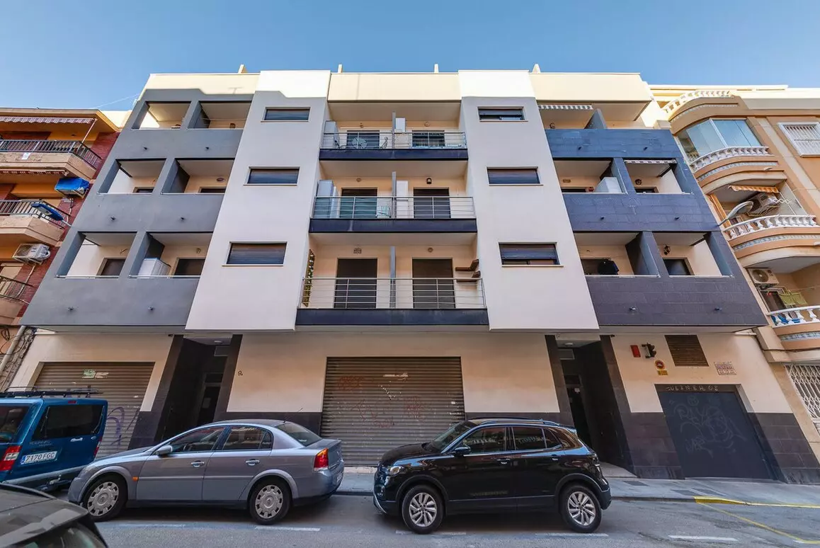 3-bedroom Apartment In Torrevieja, Spain (104 M²)