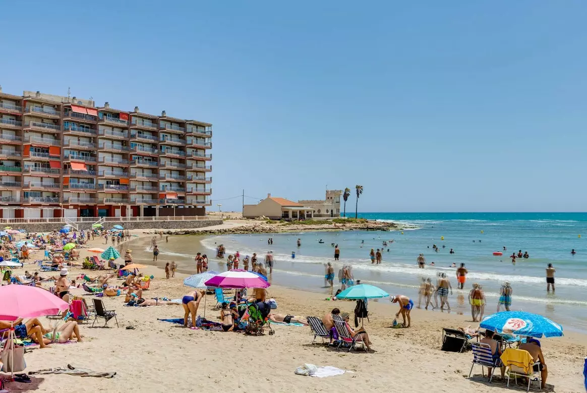 3-bedroom Apartment In Torrevieja, Spain (104 M²)