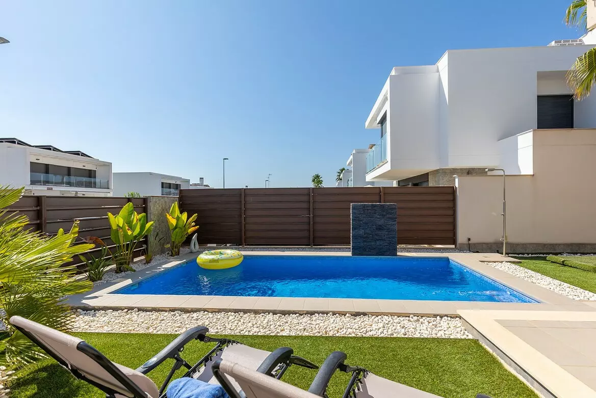 3-bedroom Villa In Orihuela, Spain (105 M²)