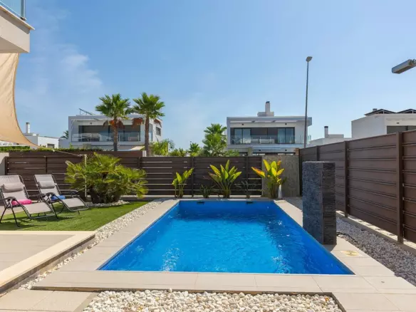 3-bedroom Villa In Orihuela, Spain (105 M²)