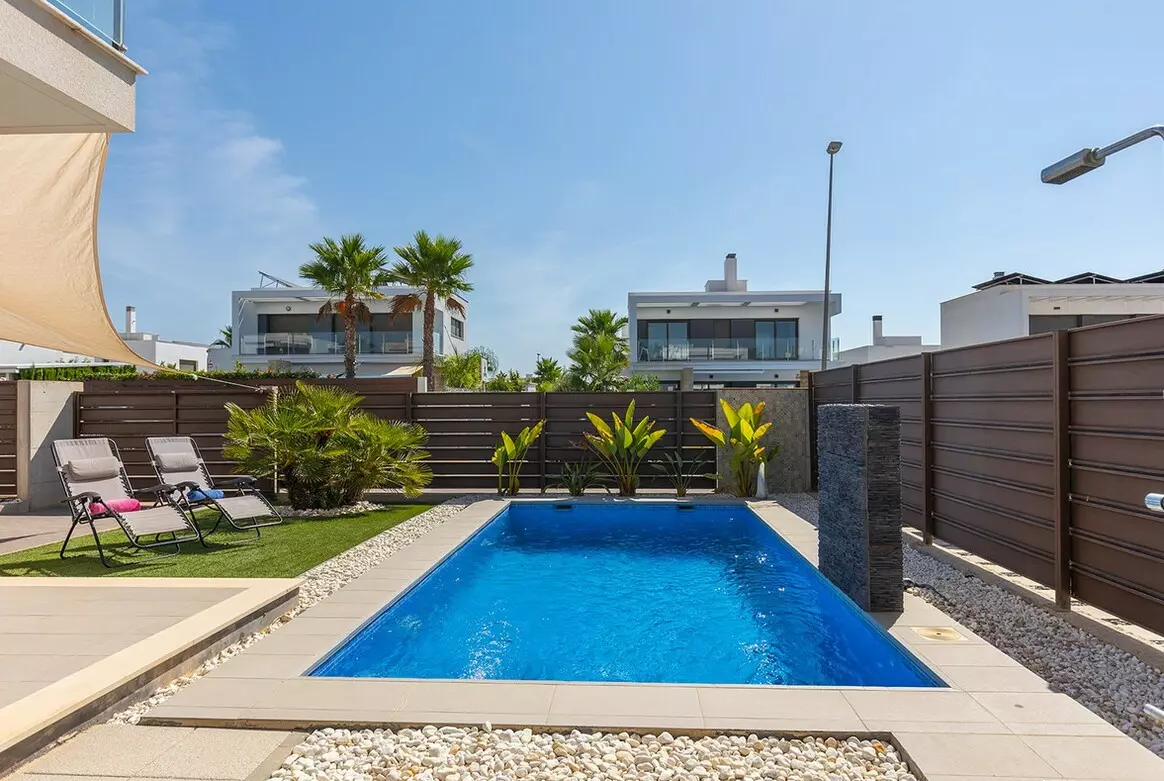 3-bedroom Villa In Orihuela, Spain (105 M²)