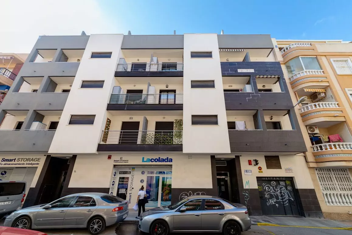 3-bedroom Apartment In Torrevieja, Spain (104 M²)