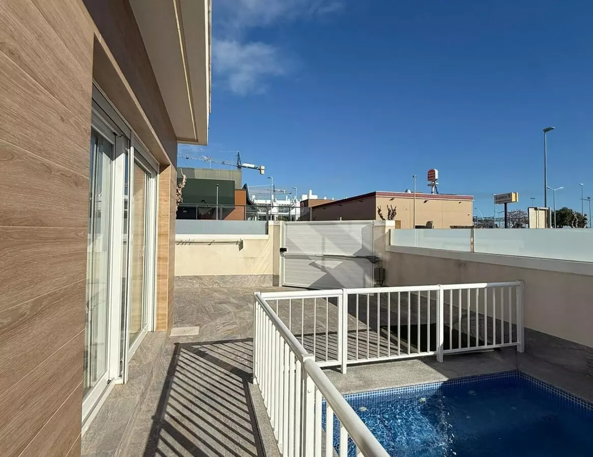4-bedroom Villa In Pilar De La Horadada, Spain (150 M²)