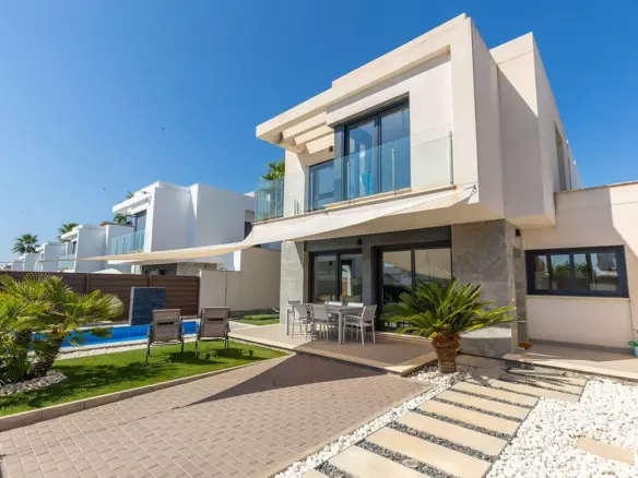 3-bedroom Villa In Orihuela, Spain (105 M²)