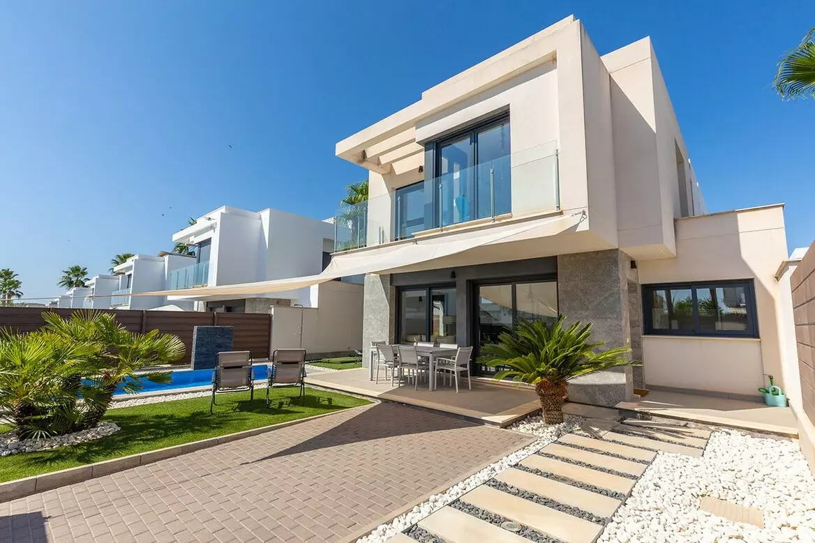 3-bedroom Villa In Orihuela, Spain (105 M²)