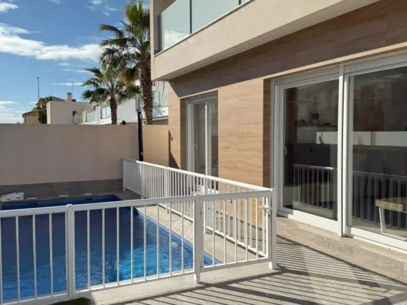 4-bedroom Villa In Pilar De La Horadada, Spain (150 M²)
