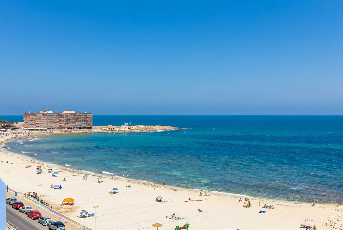 3-bedroom Apartment In Torrevieja, Spain (104 M²)