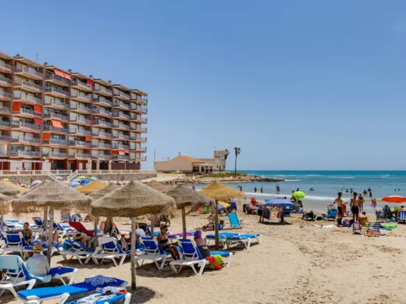 3-bedroom Apartment In Torrevieja, Spain (104 M²)