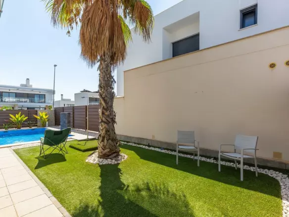 3-bedroom Villa In Orihuela, Spain (105 M²)