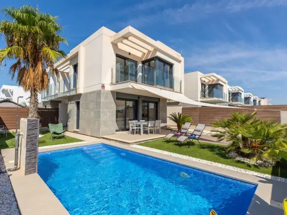3-bedroom Villa In Orihuela, Spain (105 M²)