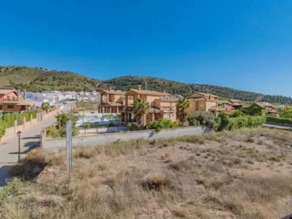 Urban Plot In Granada, Spain (287 M²)