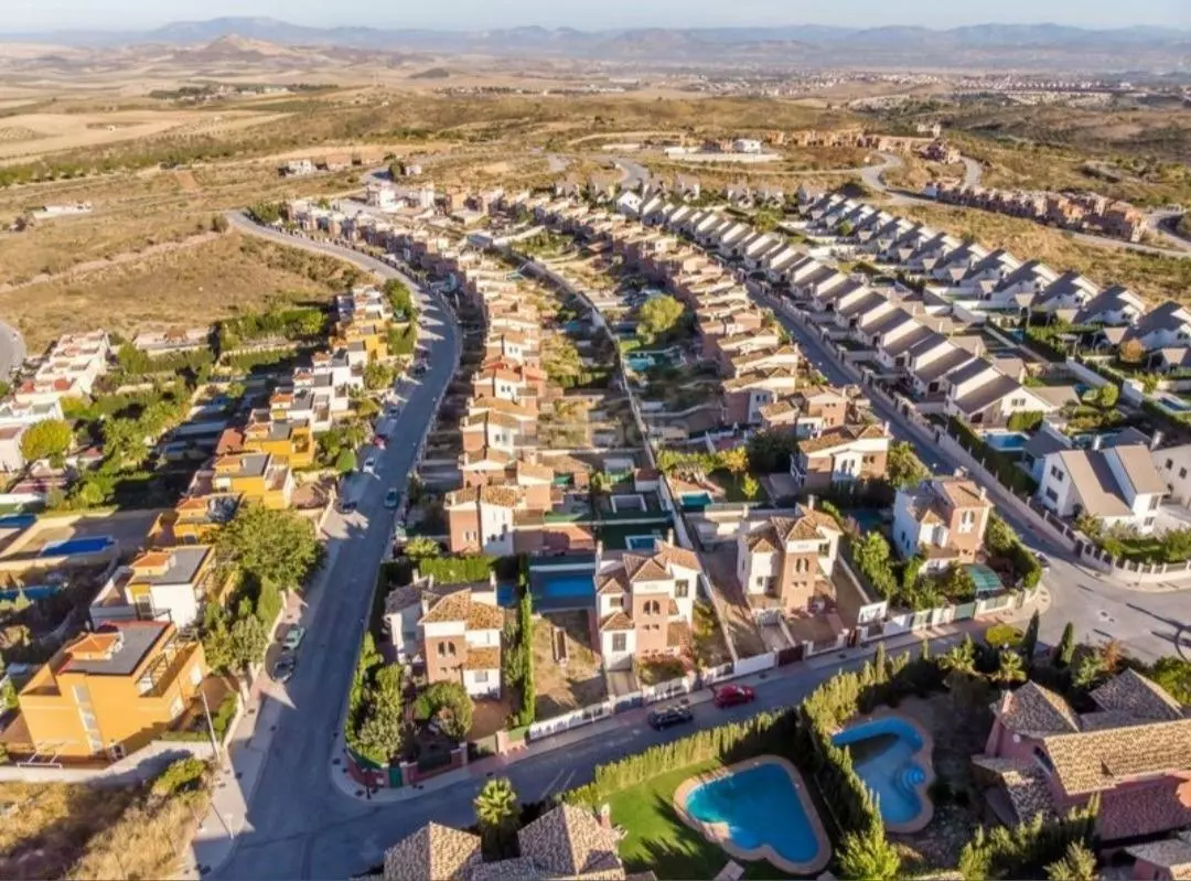 Urban Plot In Granada, Spain (287 M²)