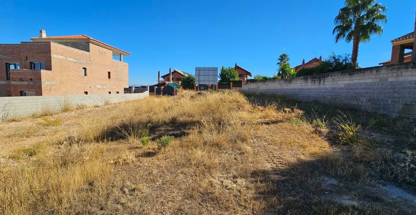 Urban Plot In Granada, Spain (287 M²)