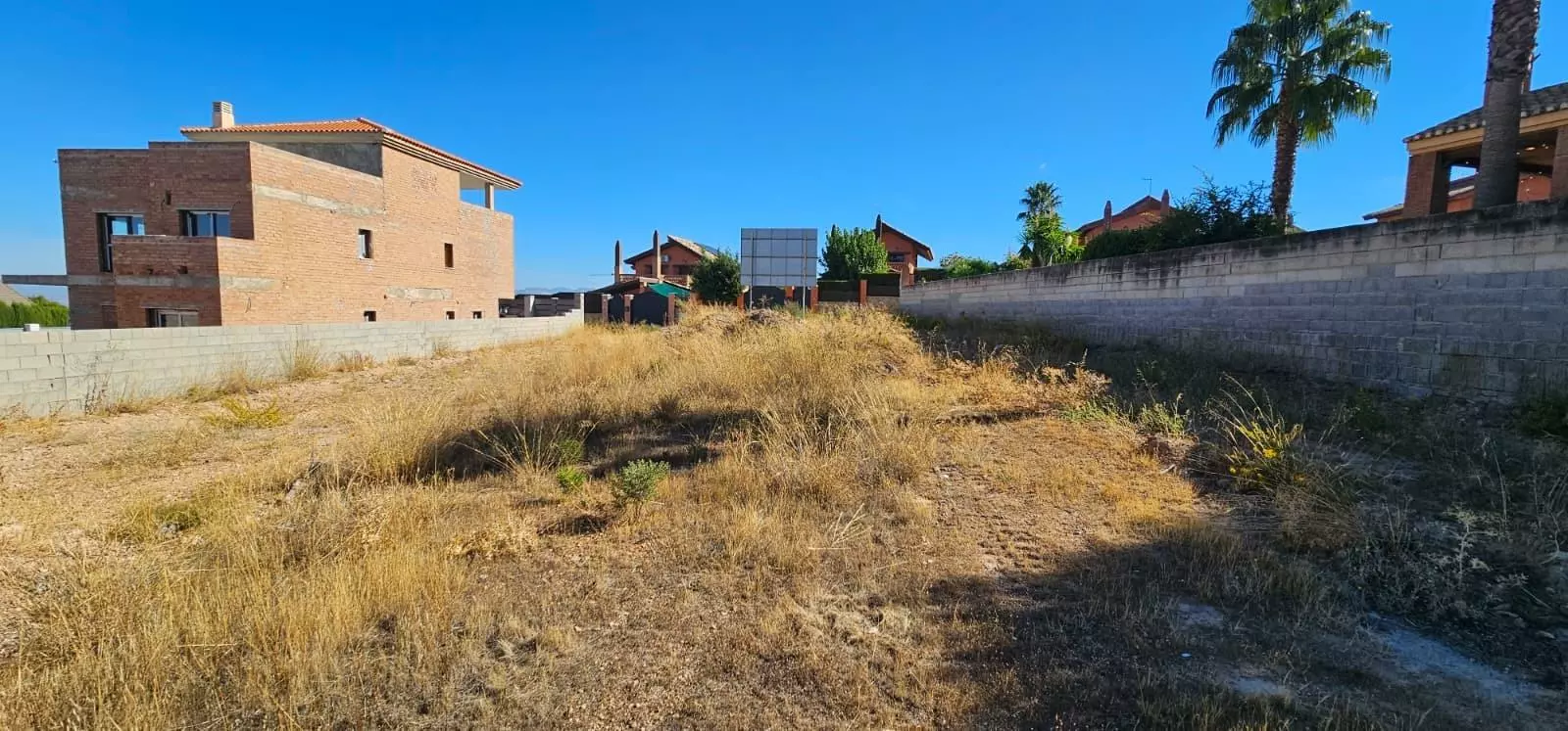 Urban Plot In Granada, Spain (287 M²)