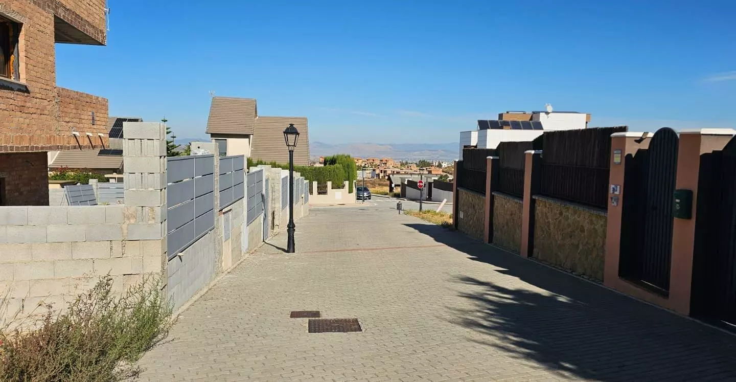 Urban Plot In Granada, Spain (287 M²)
