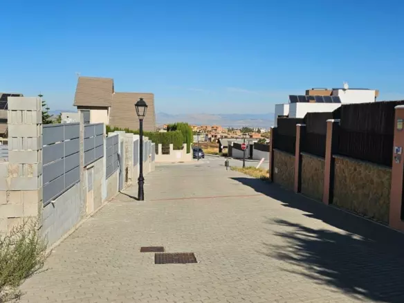 Urban Plot In Granada, Spain (287 M²)
