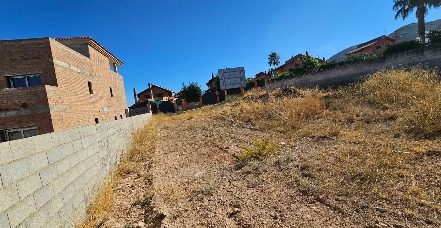 Urban Plot In Granada, Spain (287 M²)