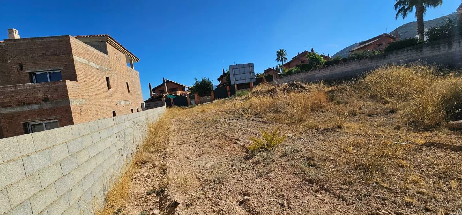 Urban Plot In Granada, Spain (287 M²)