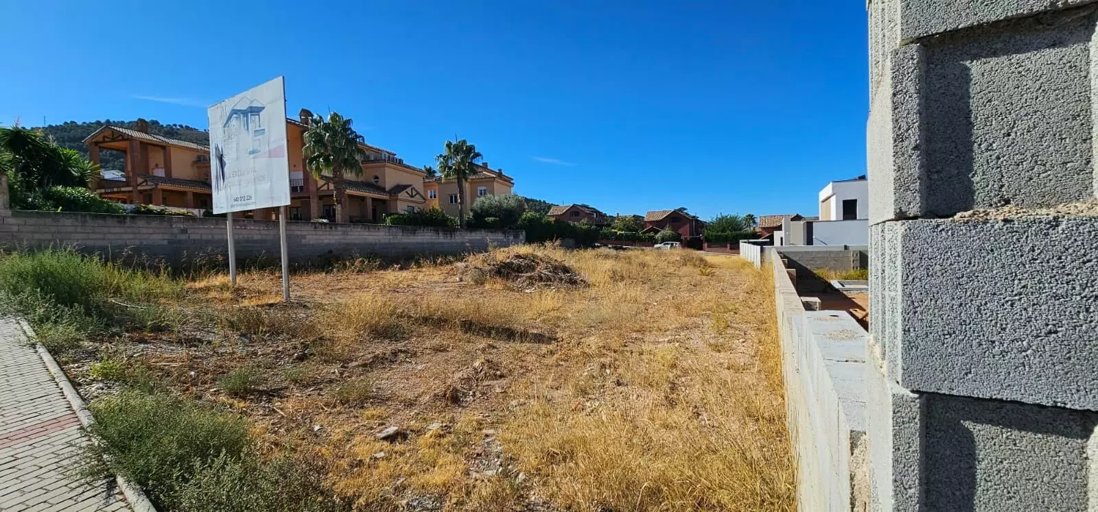 Urban Plot In Granada, Spain (287 M²)