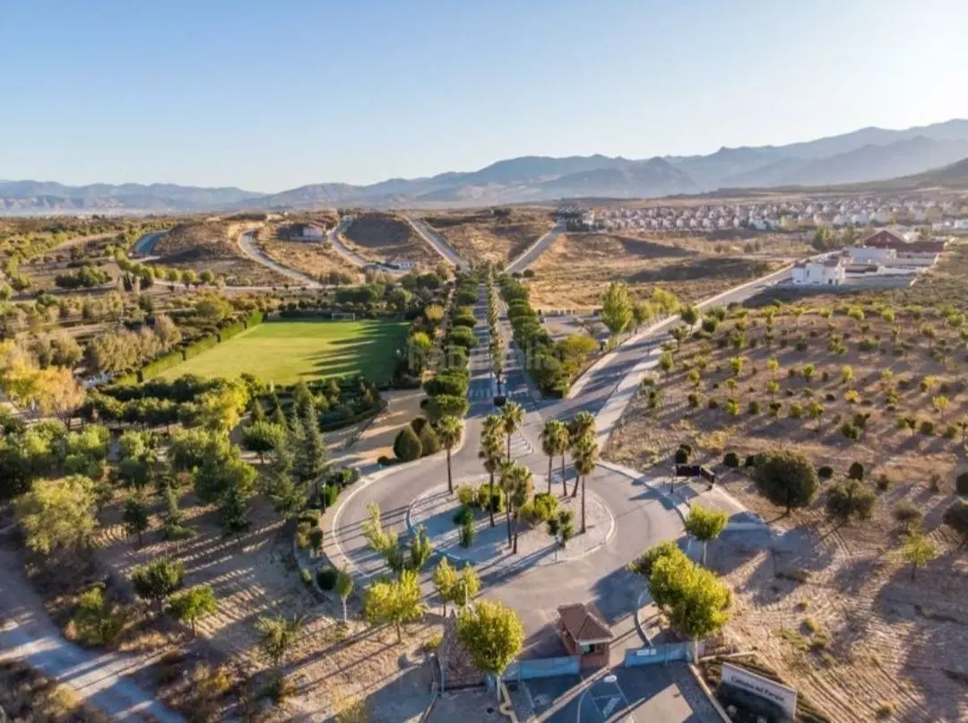 Urban Plot In Granada, Spain (287 M²)