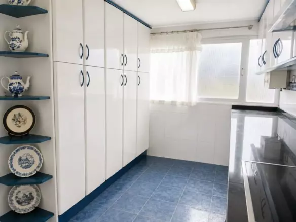 3-bedroom Apartment In Benidorm, Spain (97 M²)