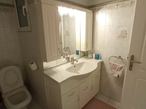 4-bedroom Building In Nikaia, Greece (220 M²)