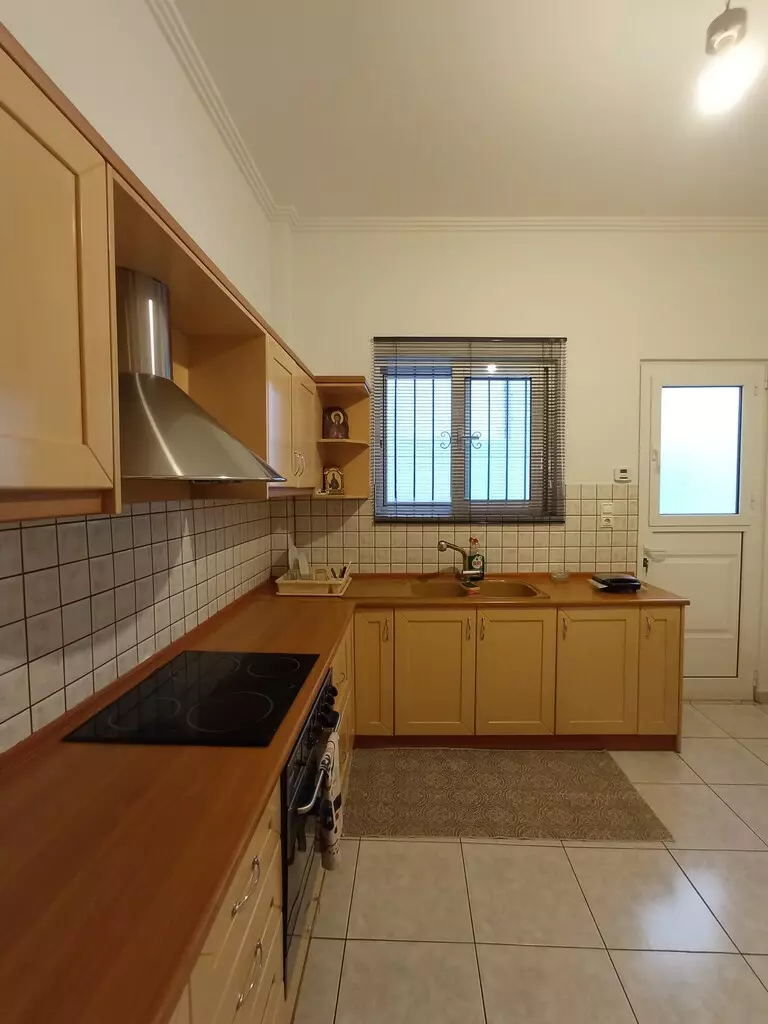4-bedroom Building In Nikaia, Greece (220 M²)