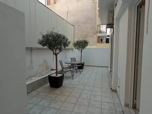 4-bedroom Building In Nikaia, Greece (220 M²)