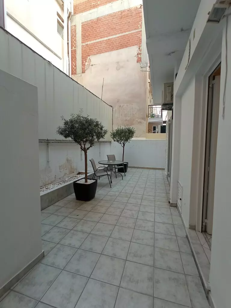 4-bedroom Building In Nikaia, Greece (220 M²)