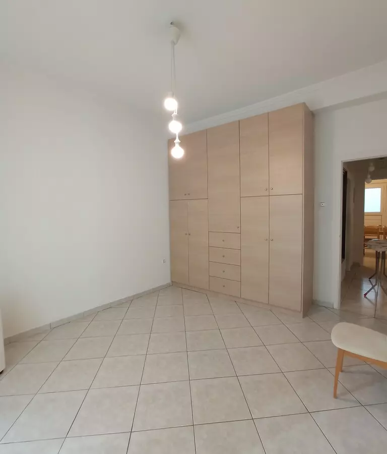 4-bedroom Building In Nikaia, Greece (220 M²)