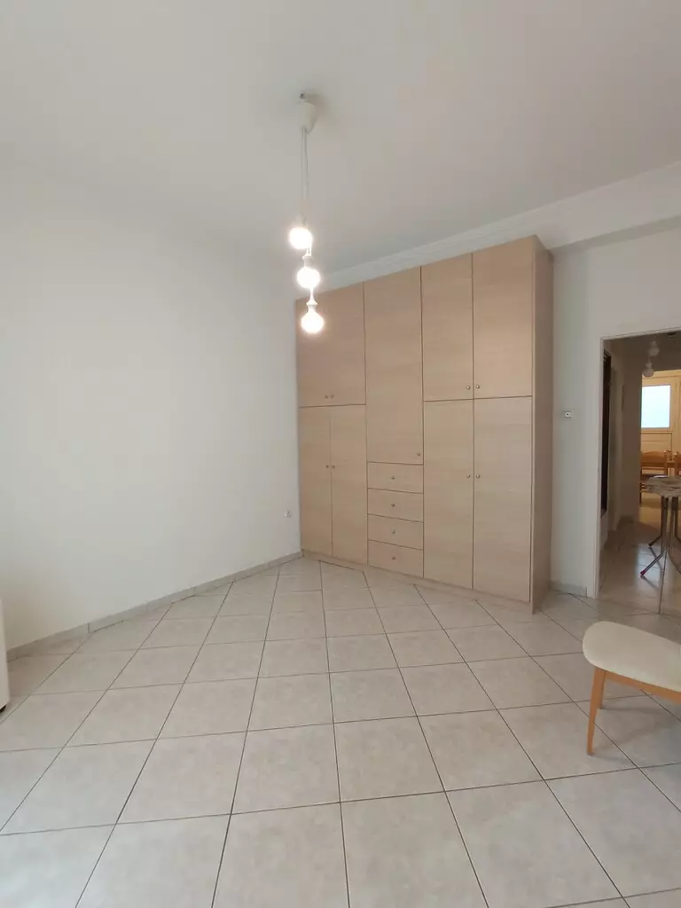 4-bedroom Building In Nikaia, Greece (220 M²)