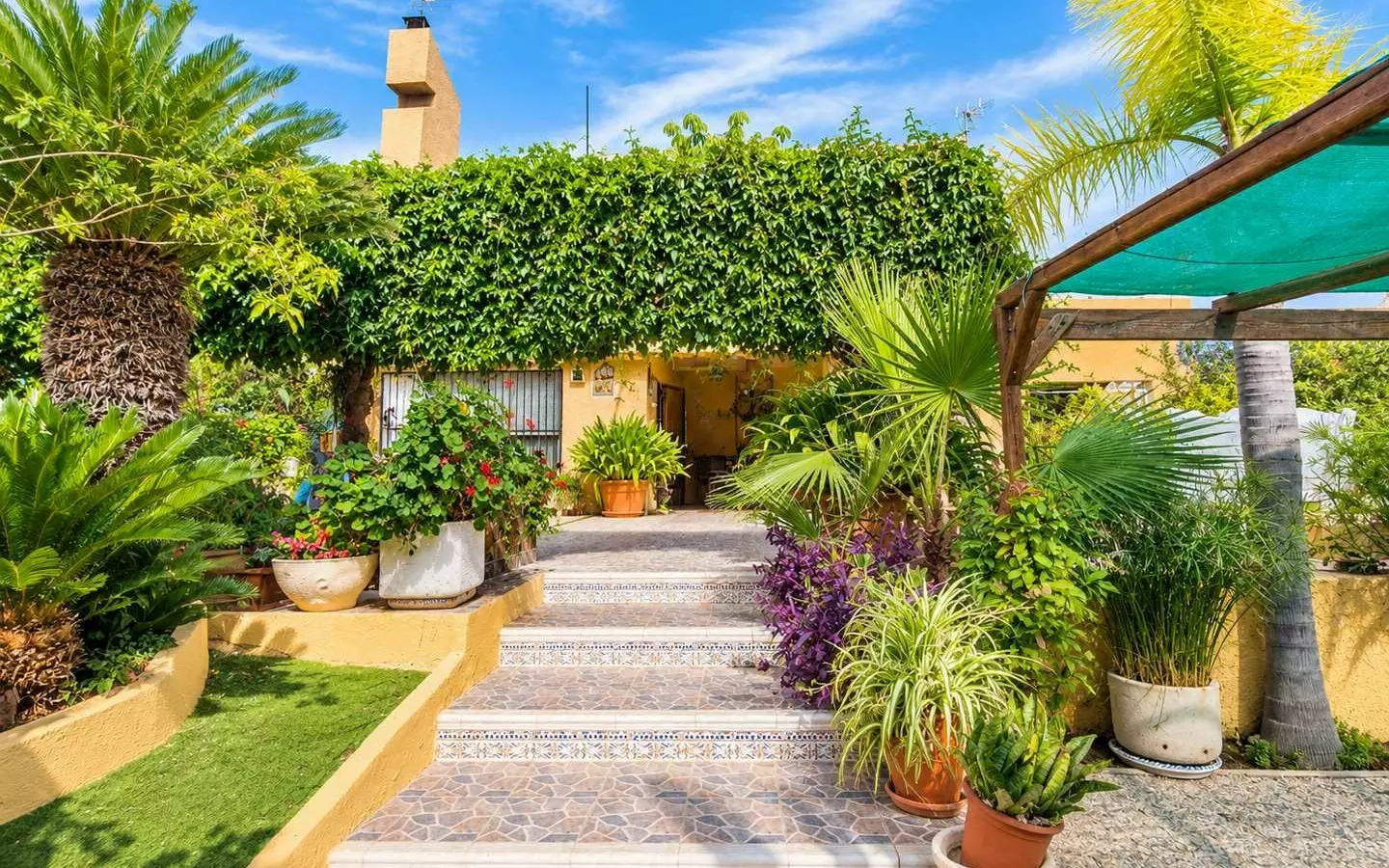 3-bedroom Villa In San Miguel De Salinas, Spain (249 M²)