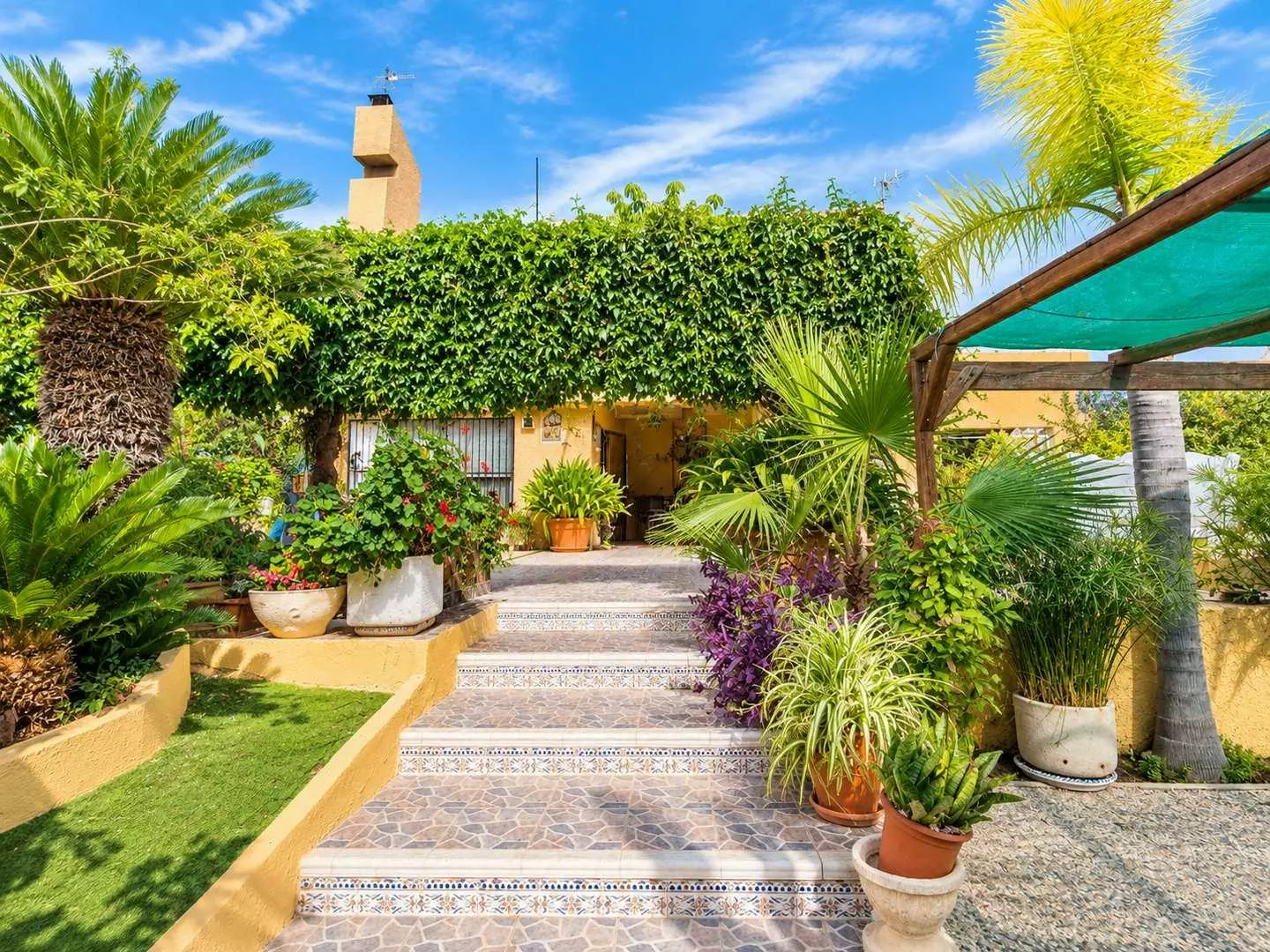 3-bedroom Villa In San Miguel De Salinas, Spain (249 M²)