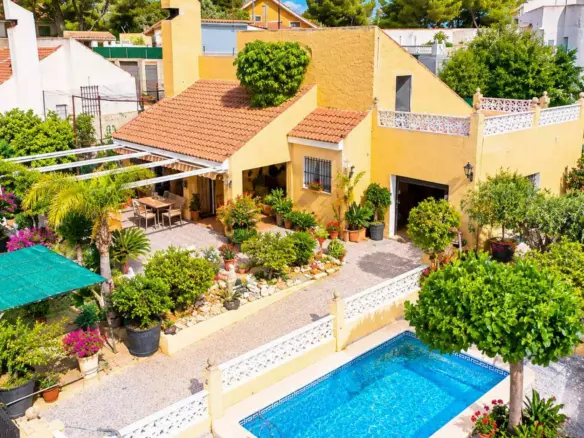 3-bedroom Villa In San Miguel De Salinas, Spain (249 M²)
