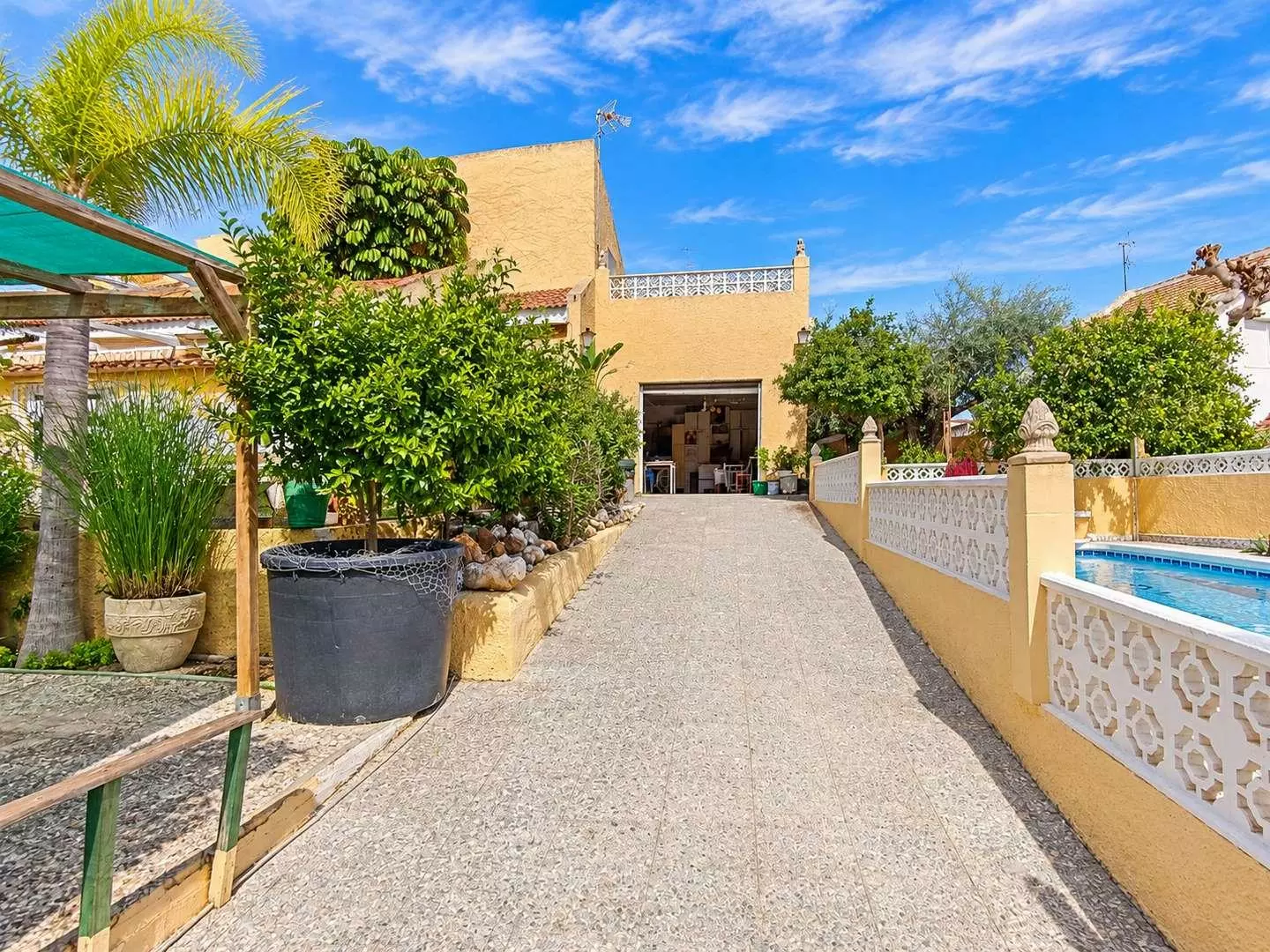 3-bedroom Villa In San Miguel De Salinas, Spain (249 M²)