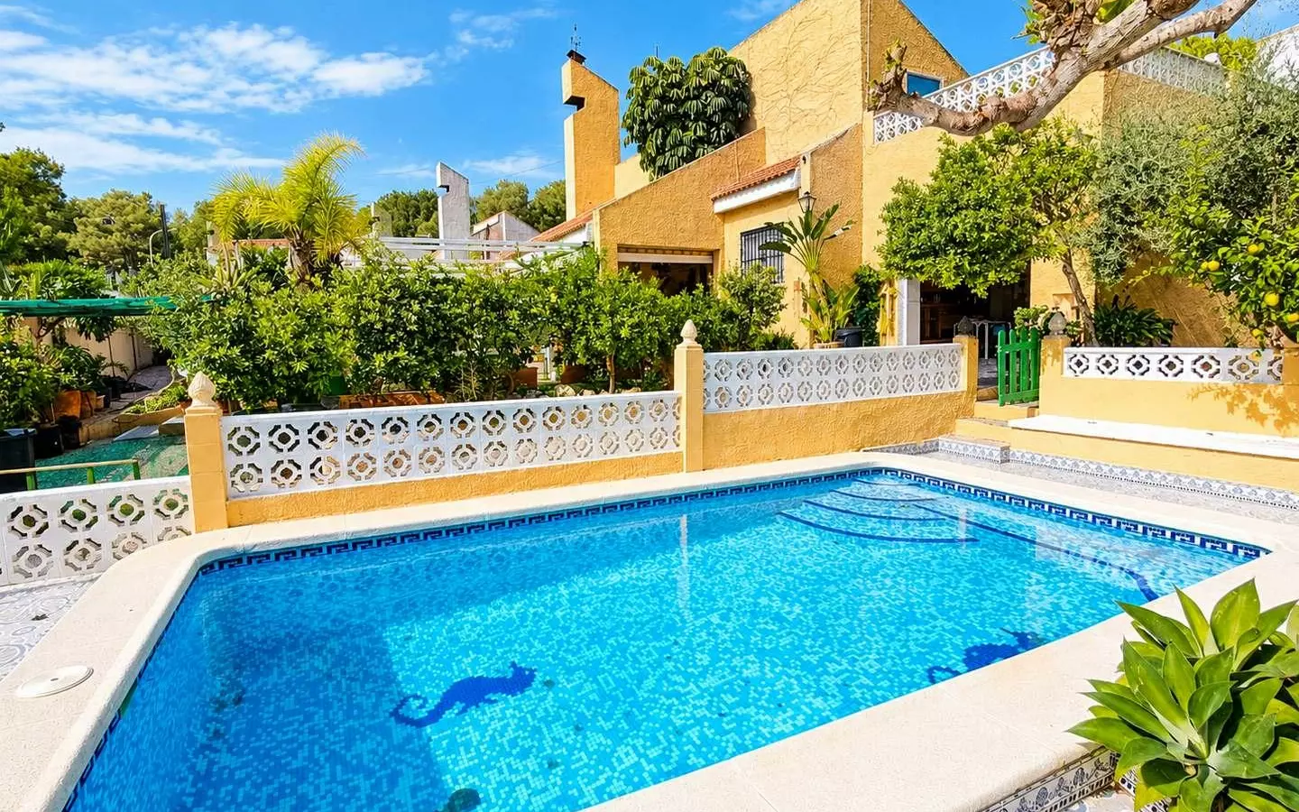 3-bedroom Villa In San Miguel De Salinas, Spain (249 M²)