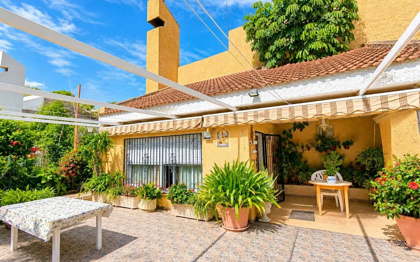 3-bedroom Villa In San Miguel De Salinas, Spain (249 M²)