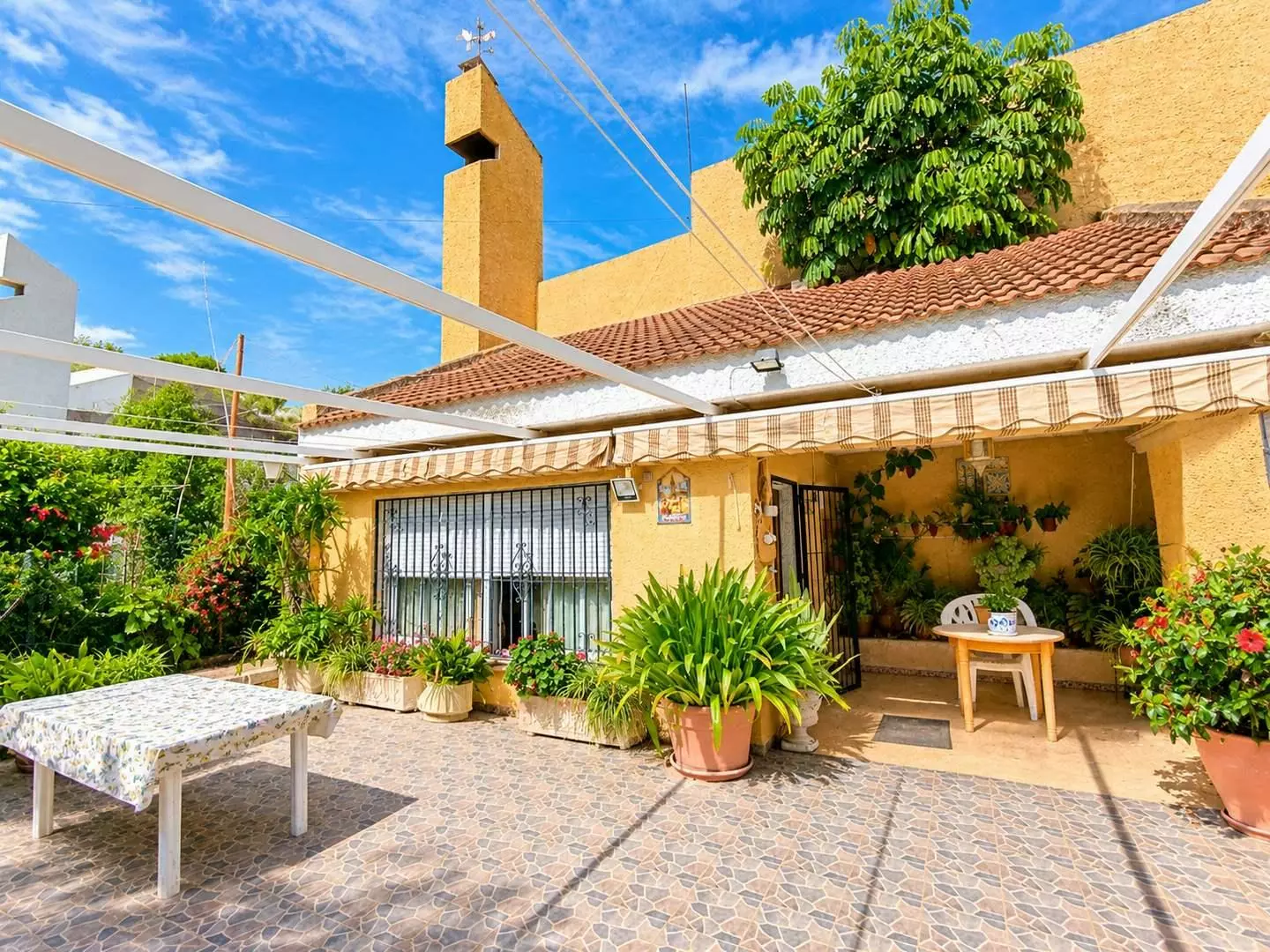 3-bedroom Villa In San Miguel De Salinas, Spain (249 M²)