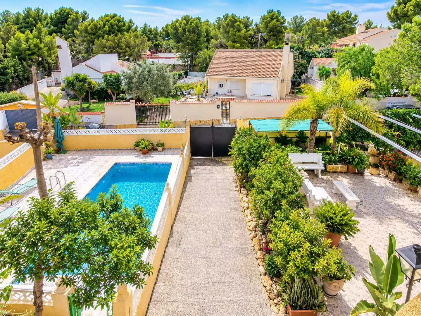 3-bedroom Villa In San Miguel De Salinas, Spain (249 M²)