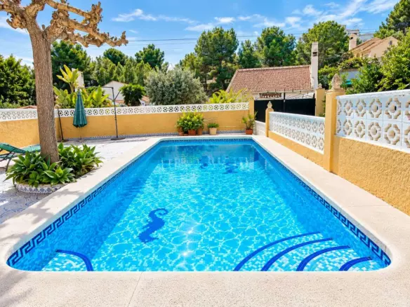 3-bedroom Villa In San Miguel De Salinas, Spain (249 M²)