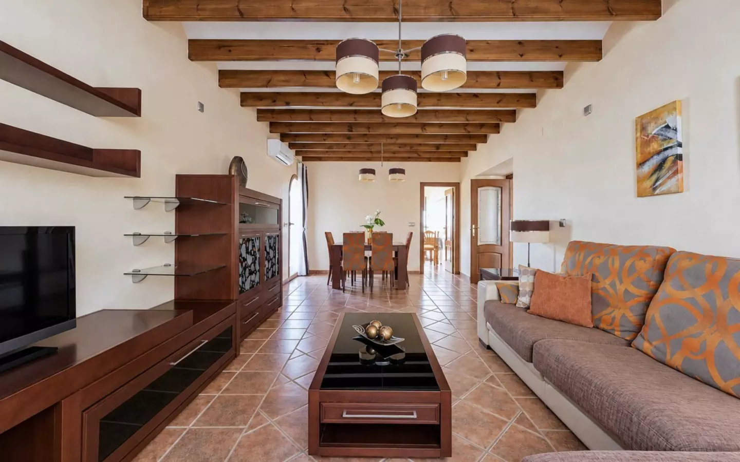 3-bedroom Townhouse In Pinoso, Spain (260 M²)