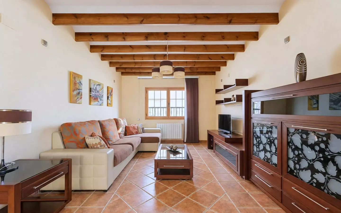 3-bedroom Townhouse In Pinoso, Spain (260 M²)