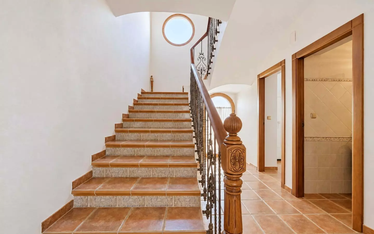 3-bedroom Townhouse In Pinoso, Spain (260 M²)