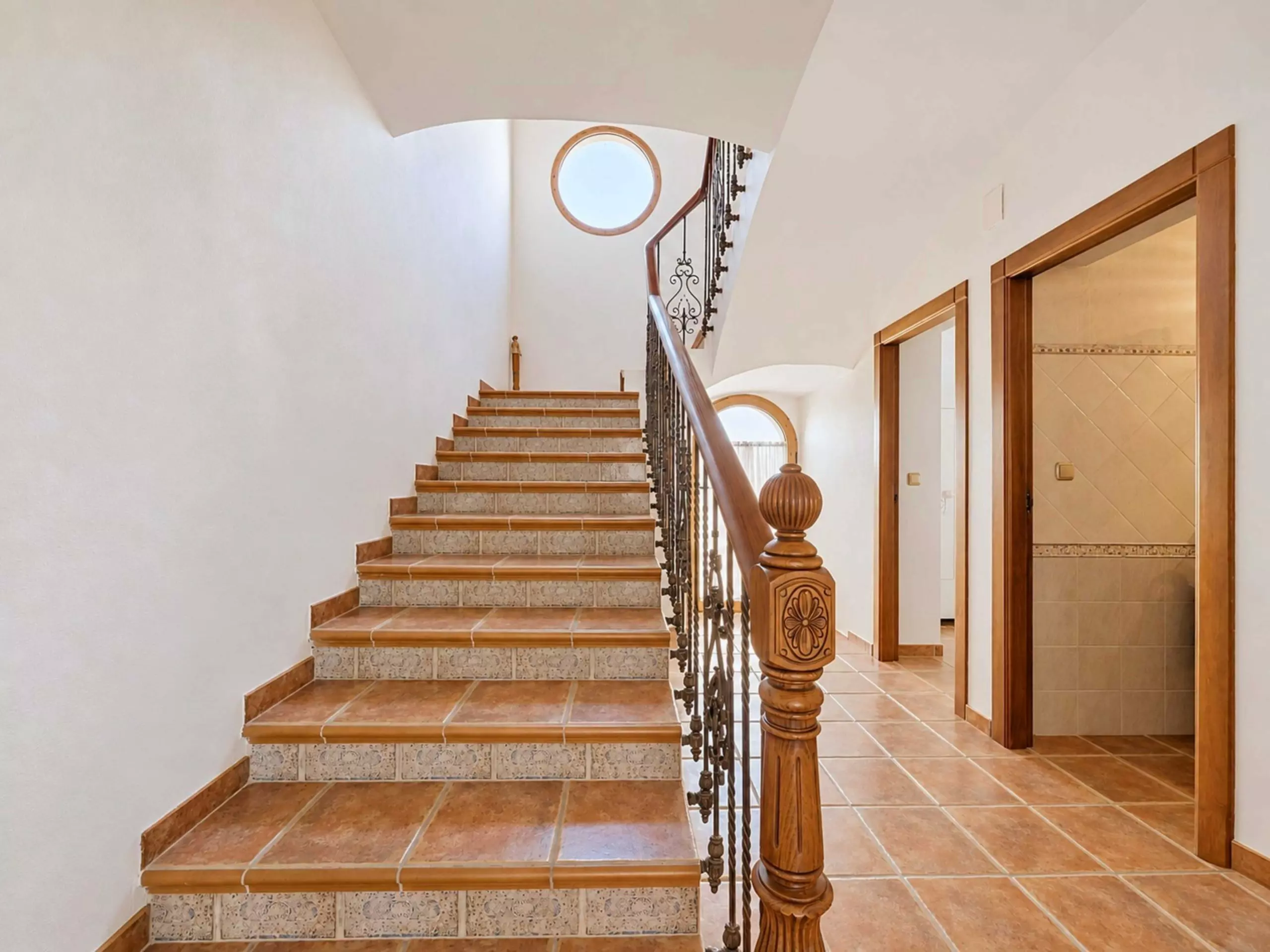 3-bedroom Townhouse In Pinoso, Spain (260 M²)