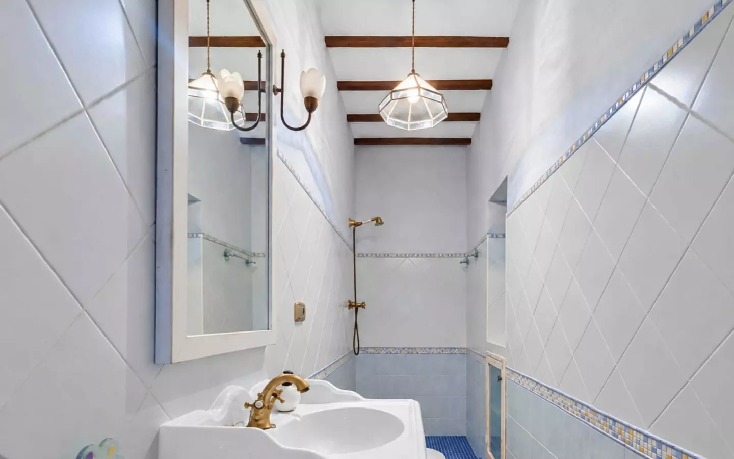 3-bedroom Townhouse In Pinoso, Spain (260 M²)