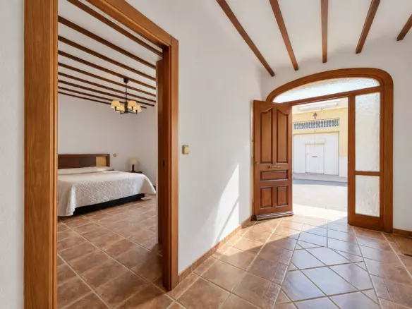 3-bedroom Townhouse In Pinoso, Spain (260 M²)