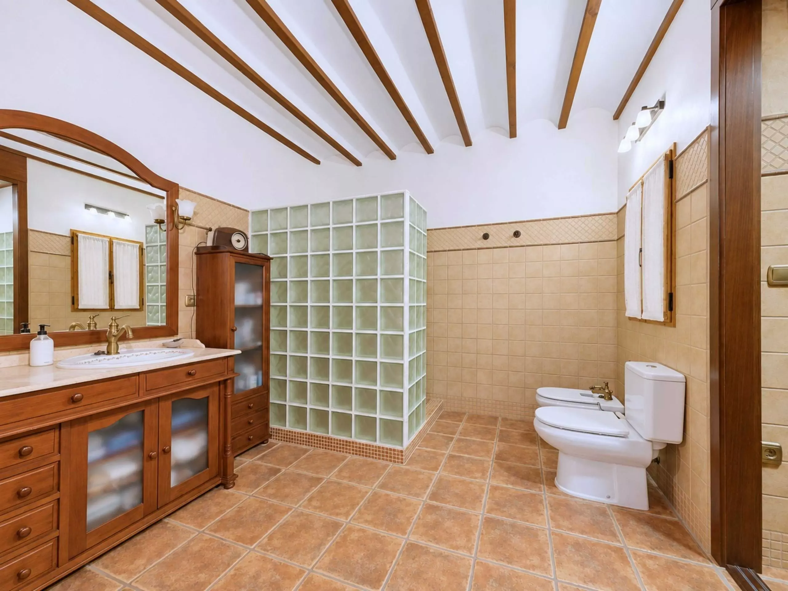 3-bedroom Townhouse In Pinoso, Spain (260 M²)