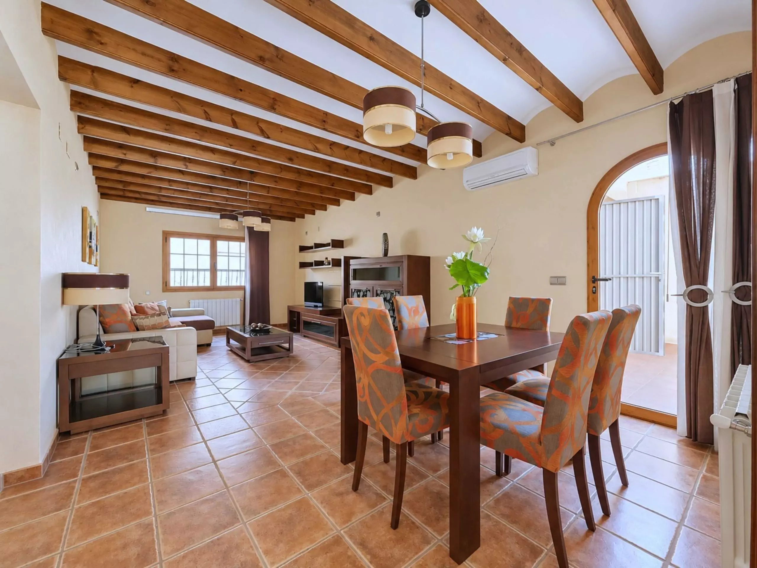 3-bedroom Townhouse In Pinoso, Spain (260 M²)