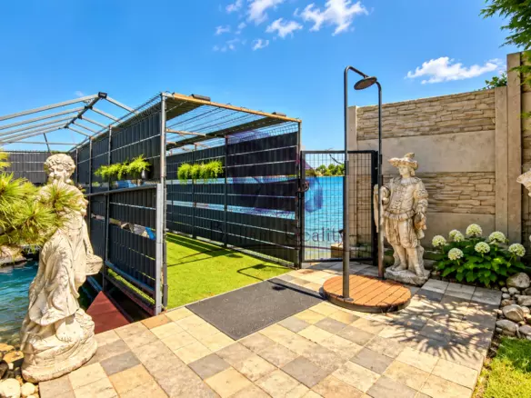 Luxury Waterfront Holiday Villa With Private Dock – SlneČnÉ JazerÁ, Senec, Slovakia