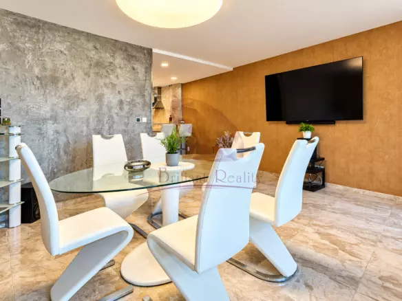 Luxury Waterfront Holiday Villa With Private Dock – SlneČnÉ JazerÁ, Senec, Slovakia